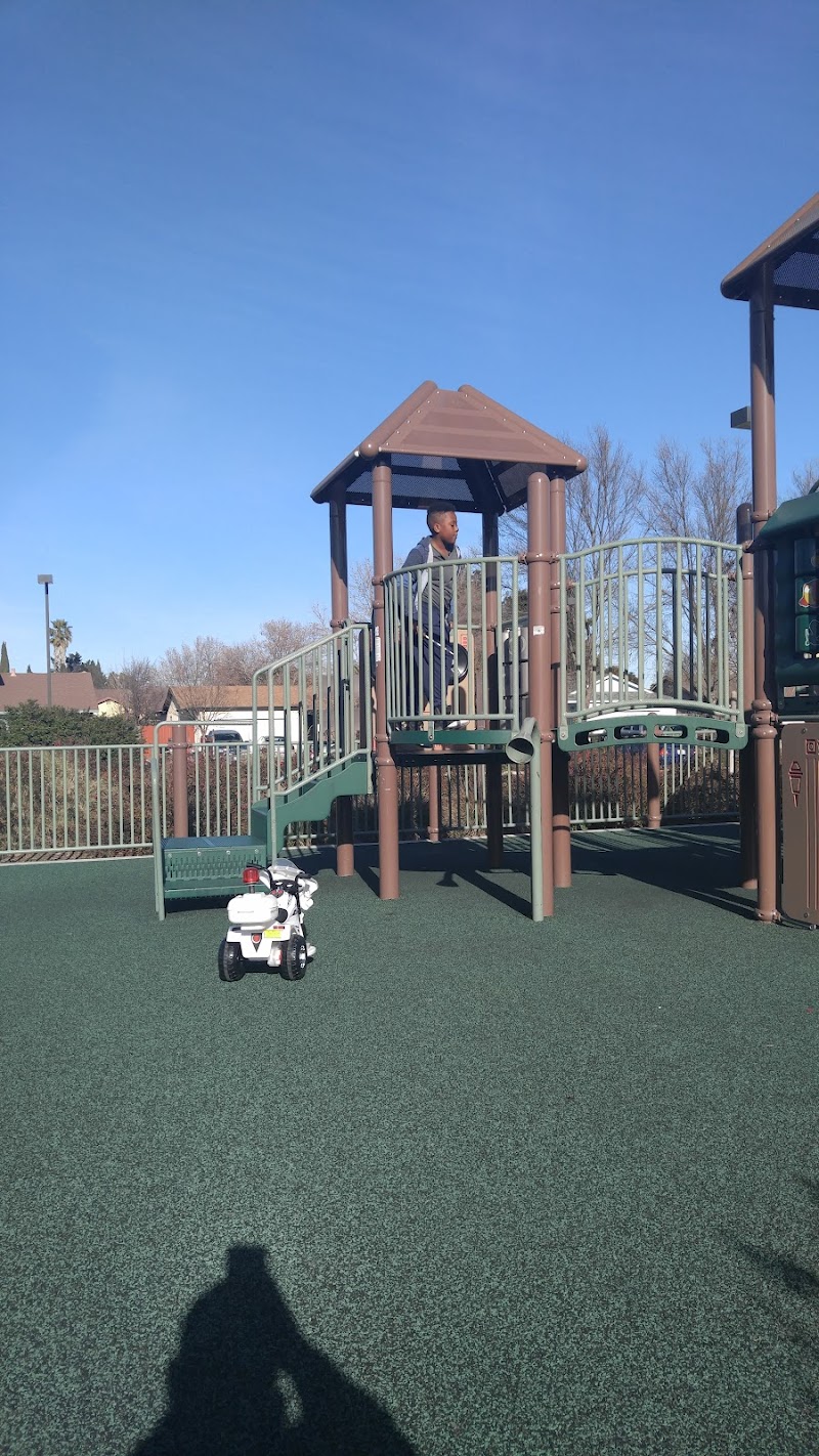 Carl E Hall Park photo 2