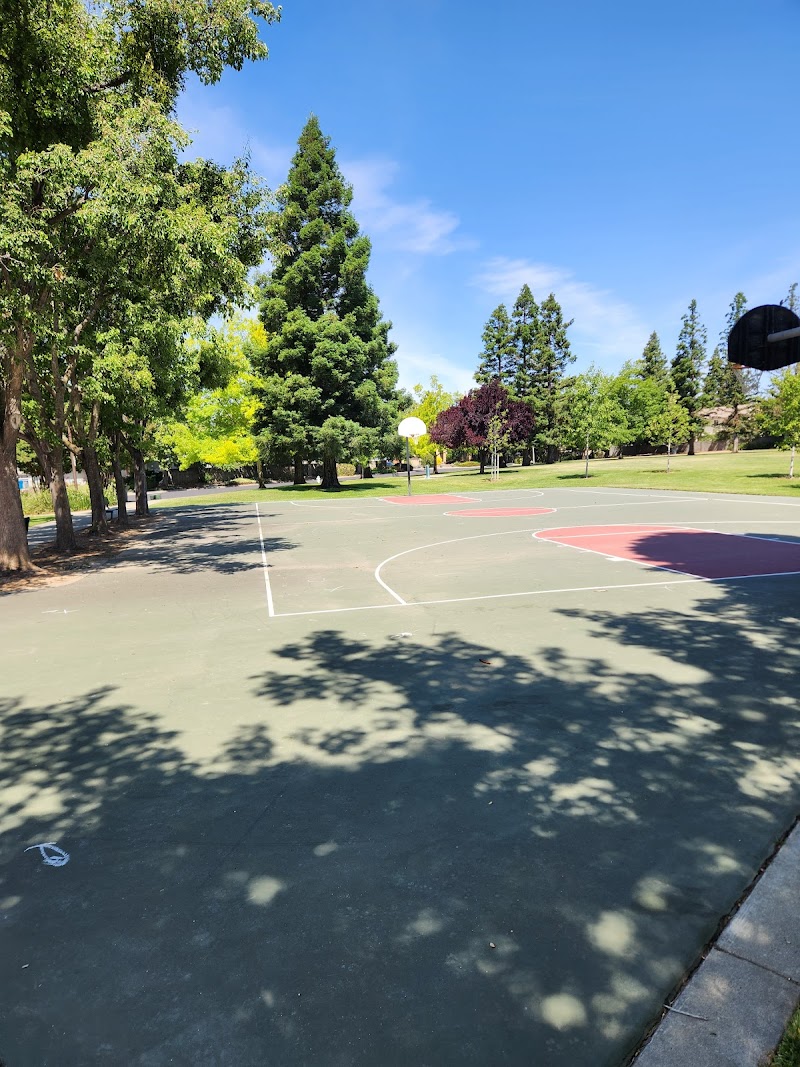 Stonegate Park photo 2