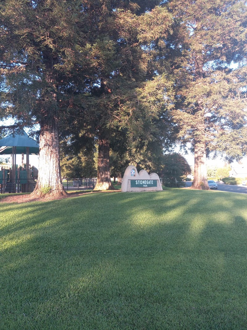 Stonegate Park photo 3