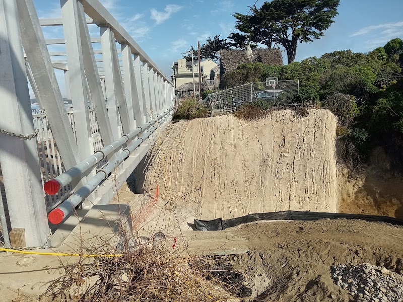 Mirada Foot Bridge photo 2