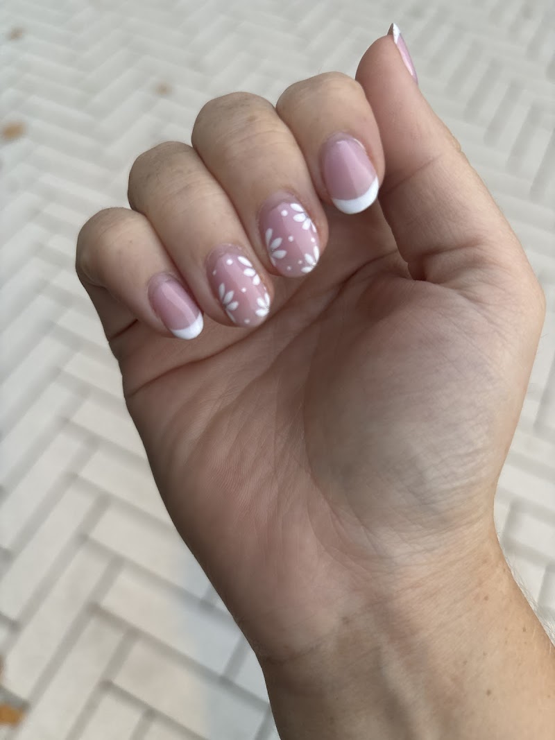 Iconic Nails Studio photo 2