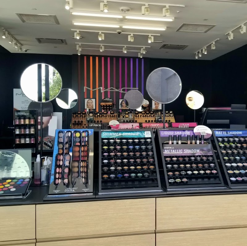 MAC Cosmetics photo 3