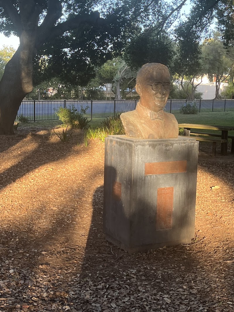 Photo of Bust of Walter Singer