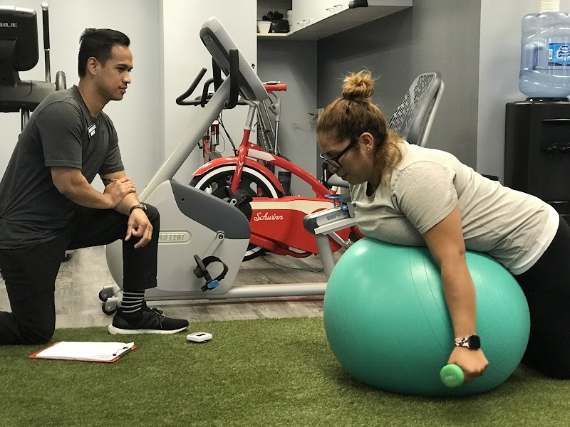 Evolution Physical Therapy and Fitness - Brentwood photo 4