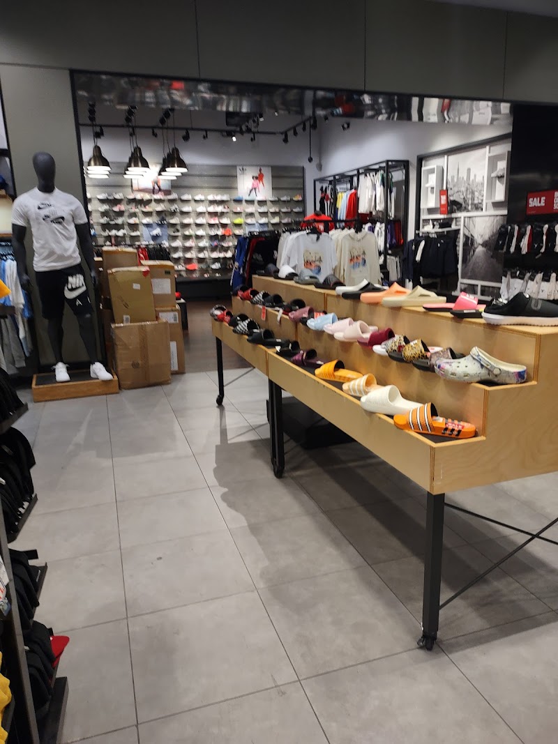 Foot Locker photo 5