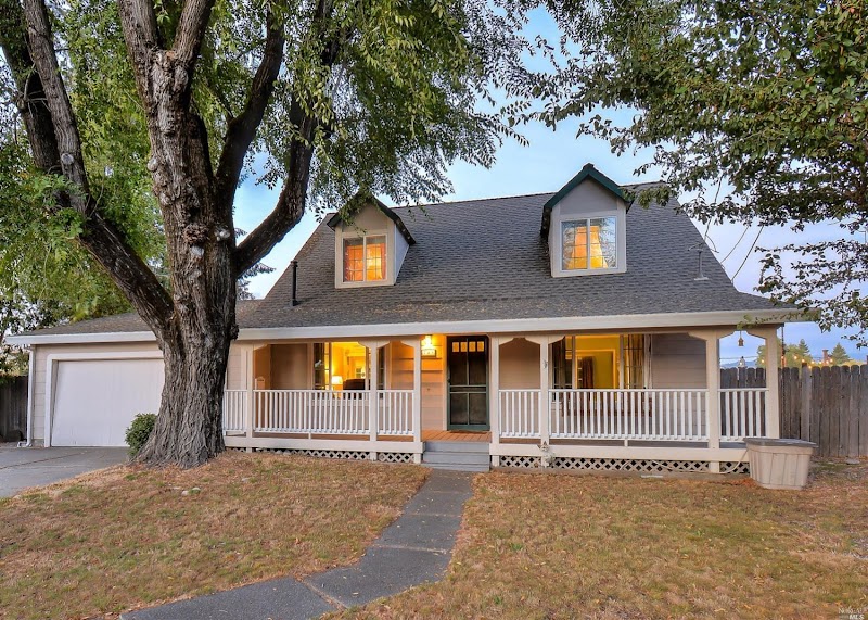 Jen Birmingham | Real Estate Agent in Petaluma, CA photo 3