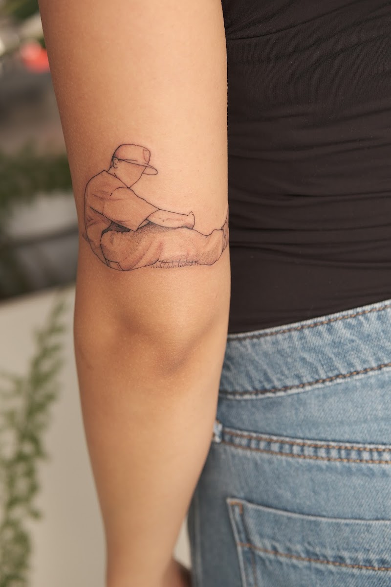 Sashatattooing Essential photo 4