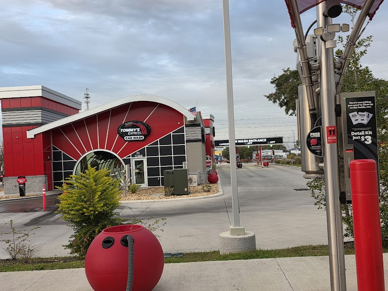 Tommy's Express® Car Wash photo 3