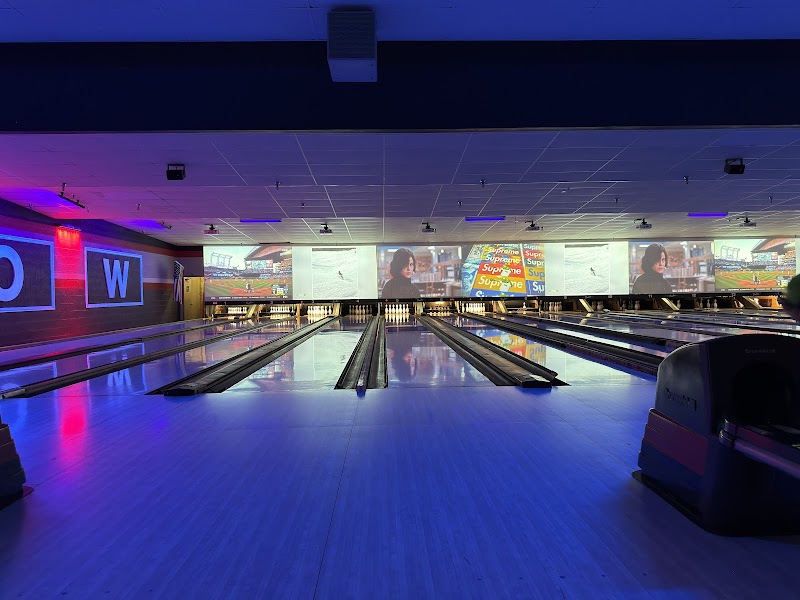 Bowlero Kyrene photo 5