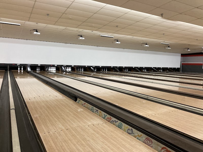 Bowlero Kyrene photo 2