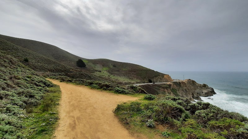 Gray Whale Cove Trail Parking Lot photo 4