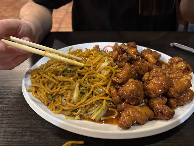 Totts Asian Diner photo 5