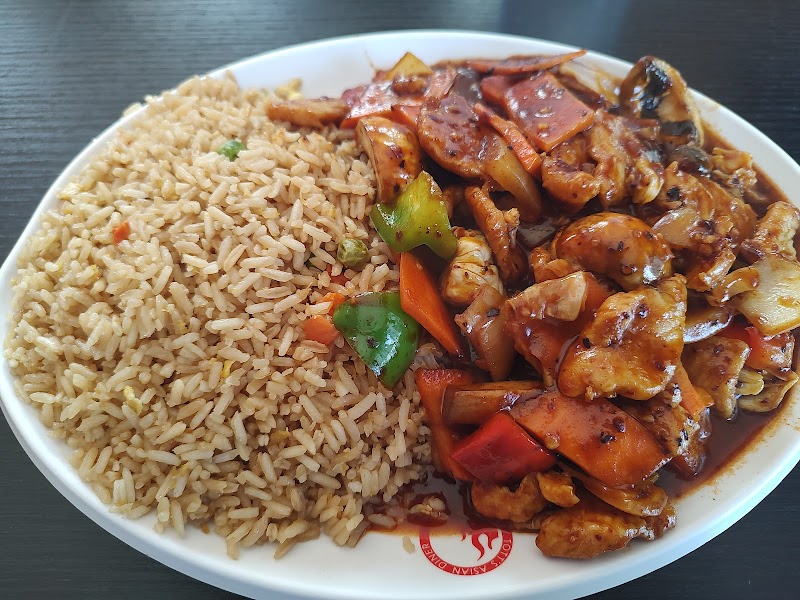 Totts Asian Diner photo 3