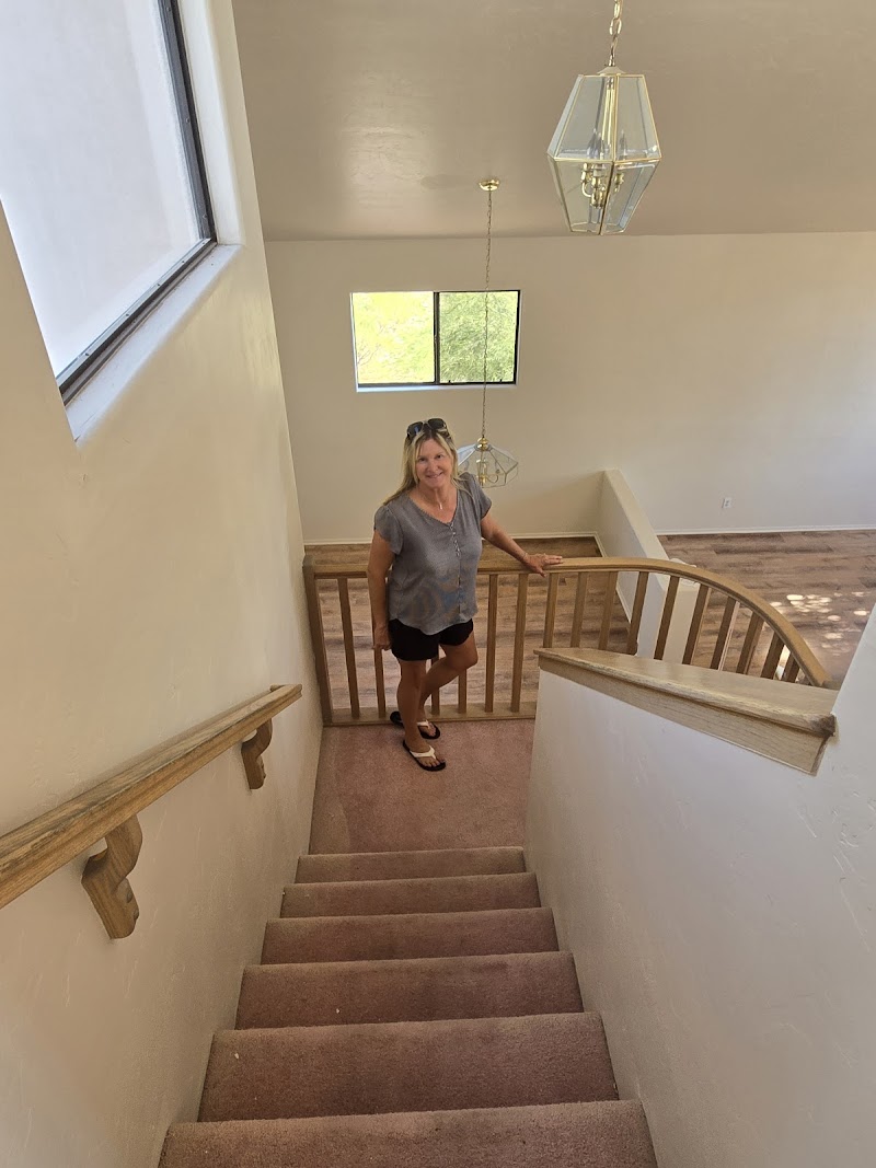 Vallee Gold Team - 1912 Realty photo 4