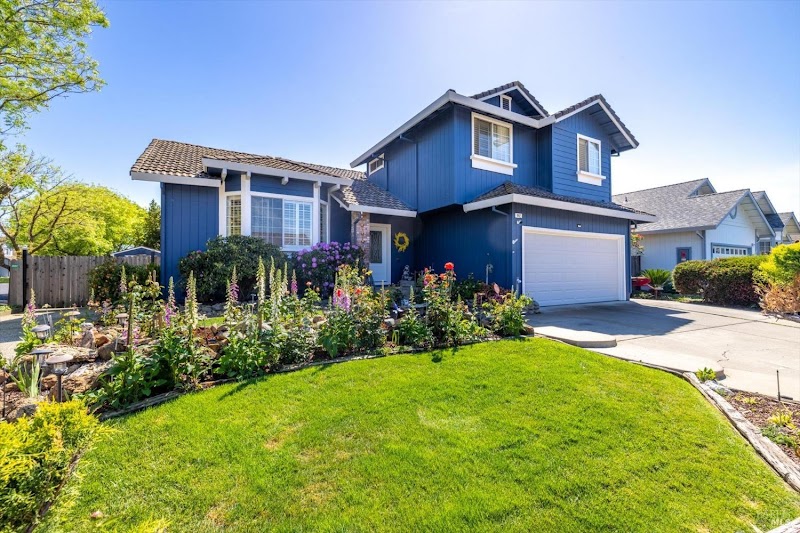 RE/MAX Gold: Michelle Perez, REALTOR & Associates photo 2