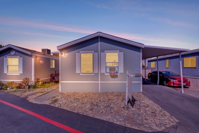 RE/MAX Gold: Michelle Perez, REALTOR & Associates photo 5