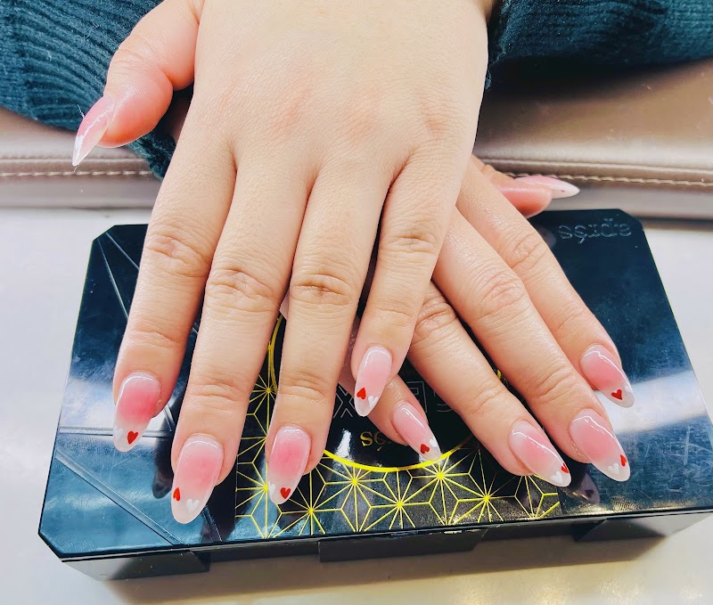 LUX NAILS LOUNGE AND SPA photo 4