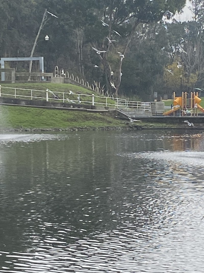 Refugio Lake photo 3