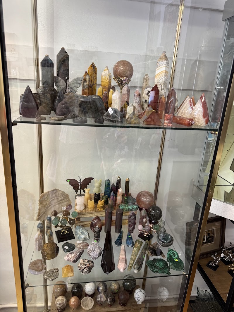 Eloisa’s Gifts and Treasures photo 4