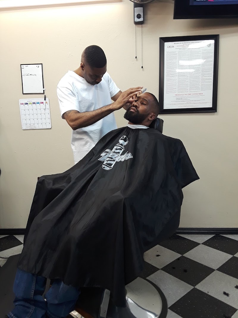 Blades Barbershop photo 4