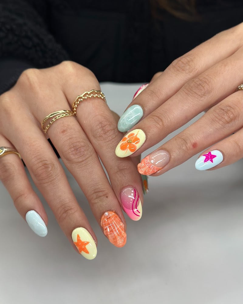 Queen's Nails & Spa photo 3