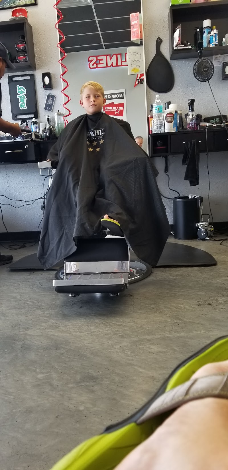 Headlines Barber Shop Land O Lakes photo 3
