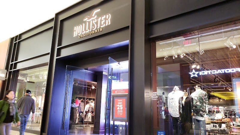 Hollister Co. photo 4