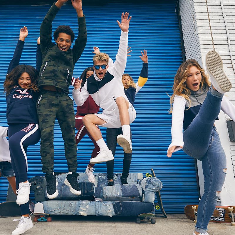Hollister Co. photo 3