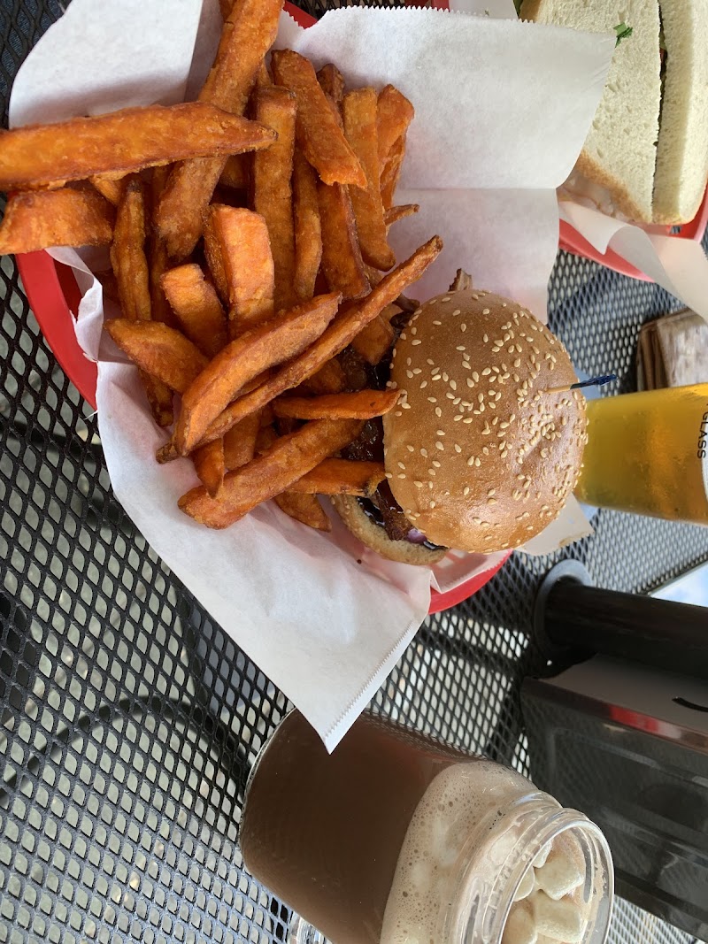 MoE's Eagles Nest Deli, LLC photo 4