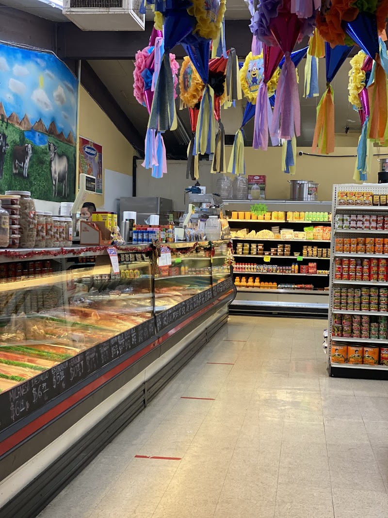 El coyote market & deli photo 2