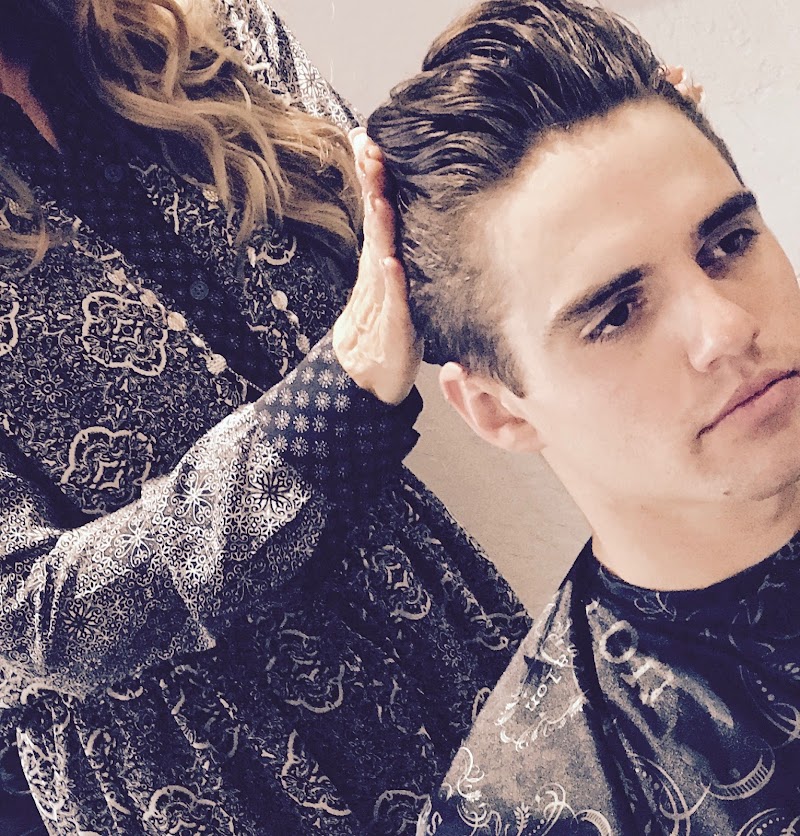 A Visionary Salon photo 5
