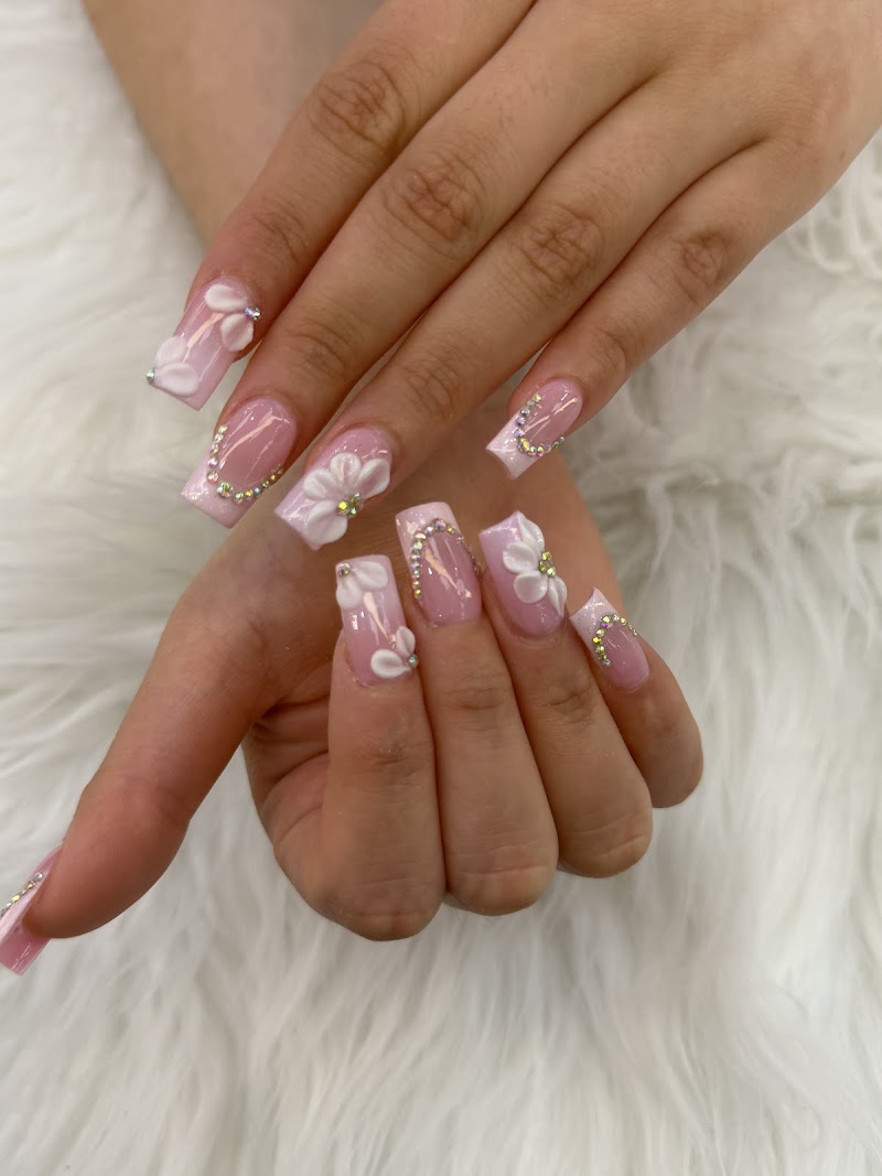 Bluesky Nails & Eyelashes photo 3