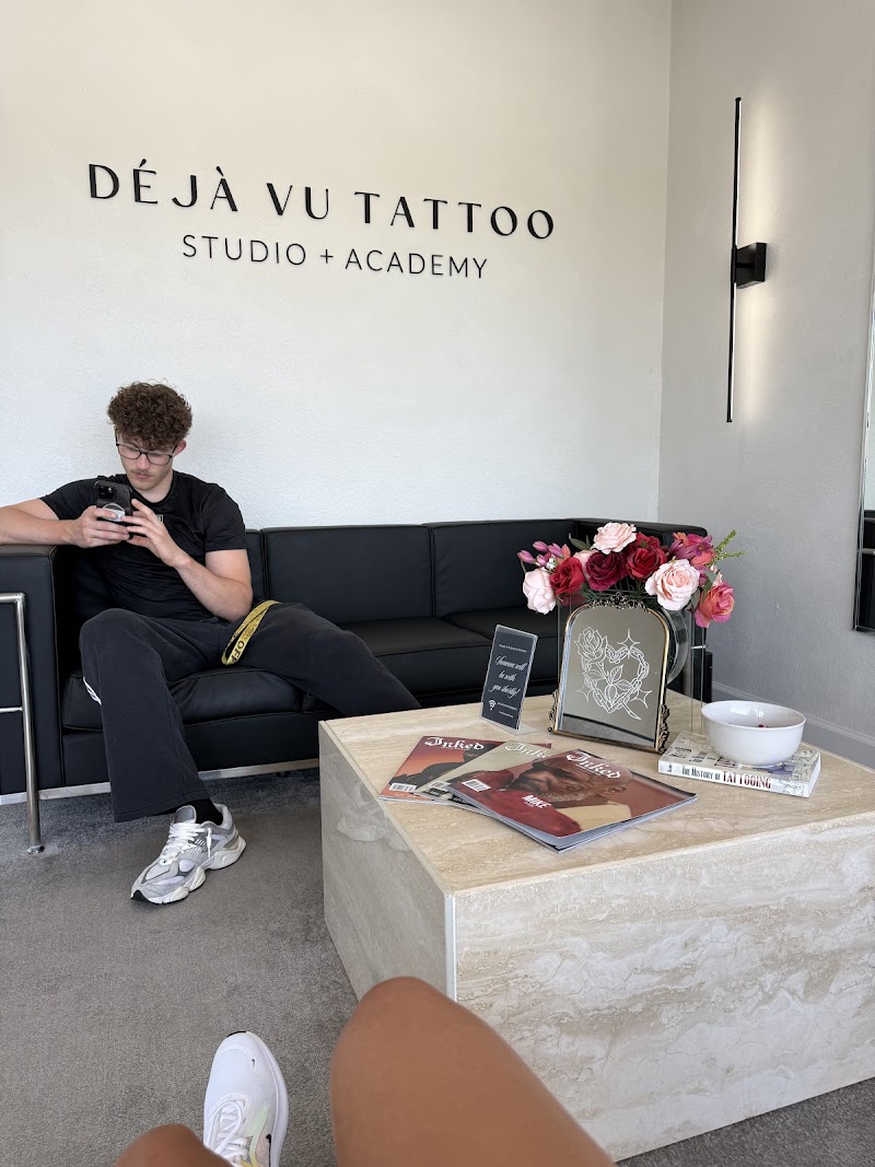 Déjà Vu Tattoo photo 5