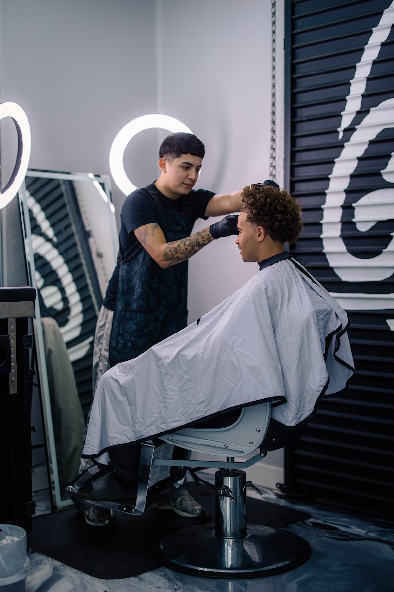 Guapos Barber co photo 2