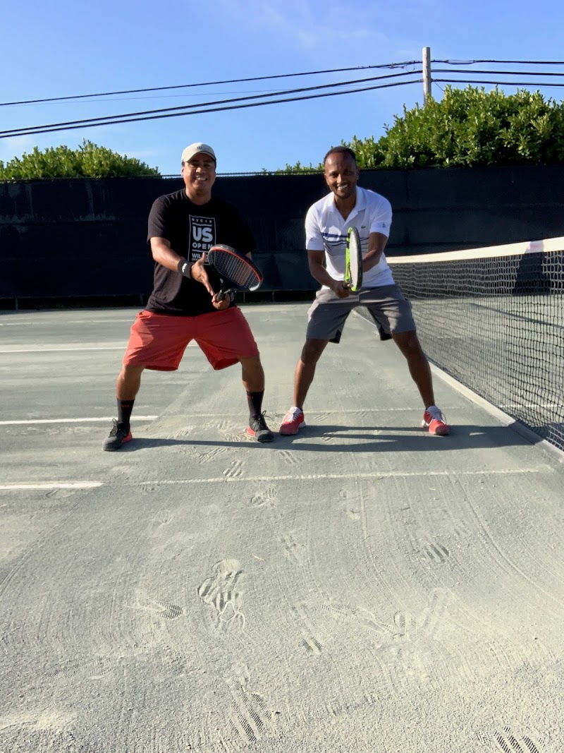 Julio’s Tennis Academy photo 4
