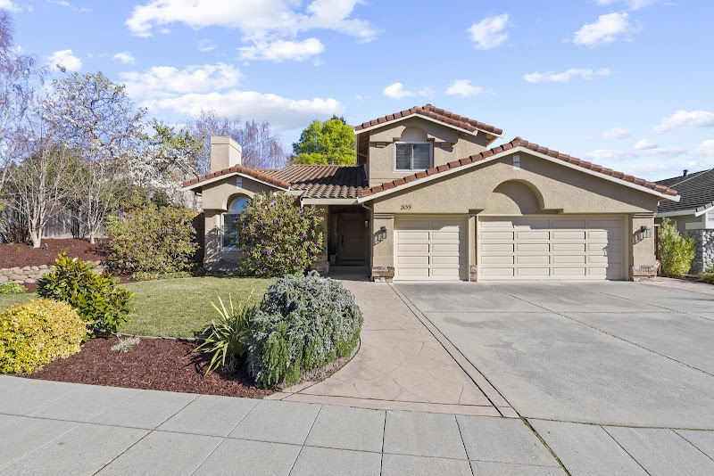 Ektra Real Estate photo 2