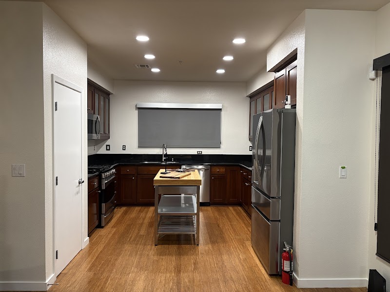 Ernest Salinas Real Estate Agent photo 3