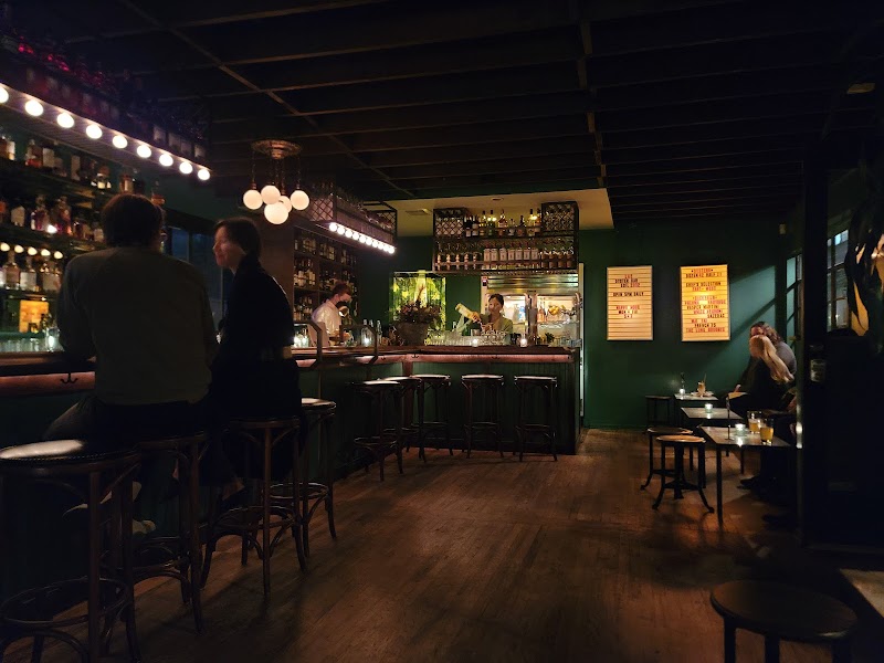 L & E Oyster Bar photo 4