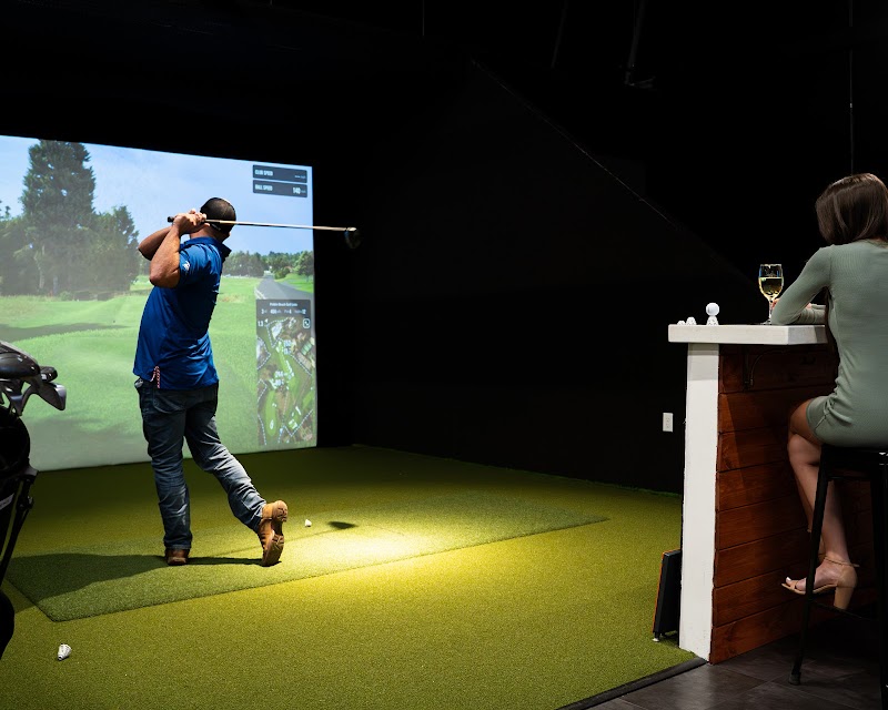 The Greens Indoor Golf & Bar photo 3