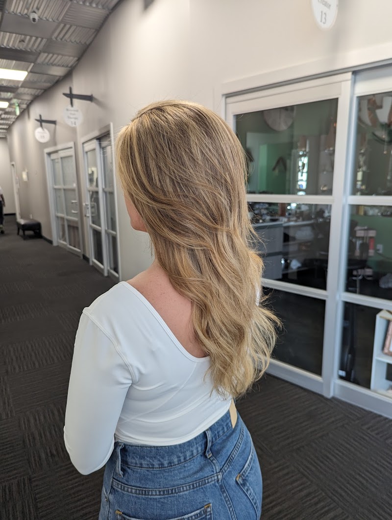 Janet Hudson Hair photo 4