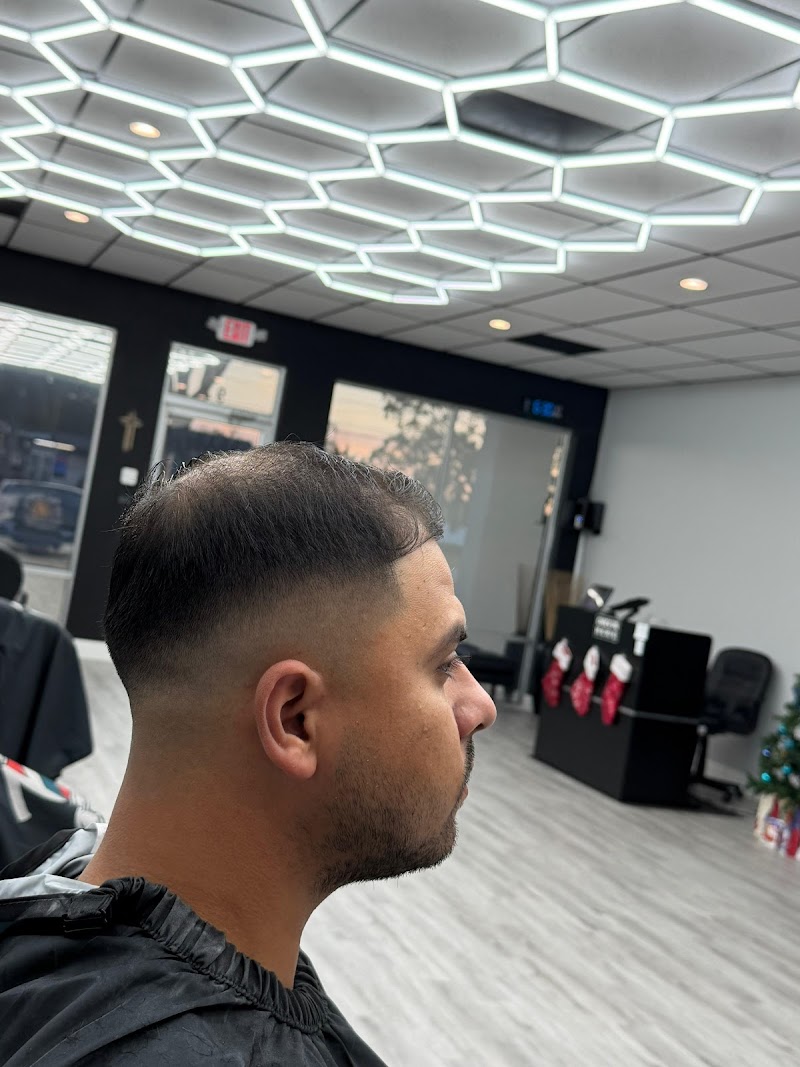 ALIS BARBERSHOP LLC photo 4