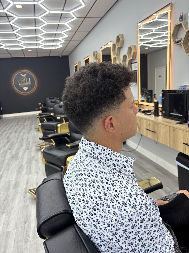 ALIS BARBERSHOP LLC photo 5