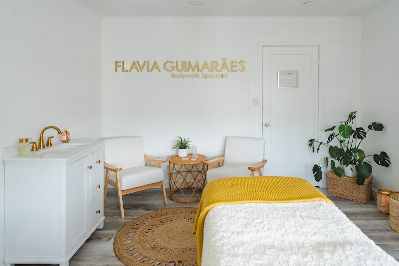 Flávia Guimarães - Wellness & Beauty photo 2