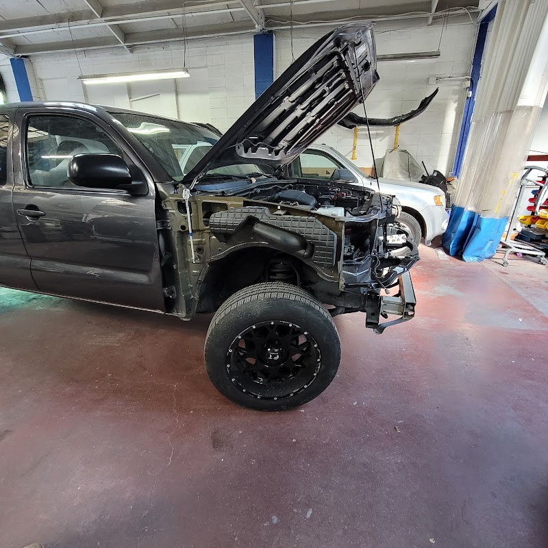 CARSTAR EMW Auto Body photo 3