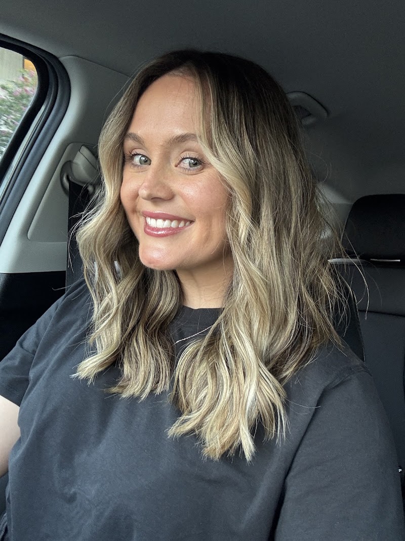 Amanda Santos Hair photo 5