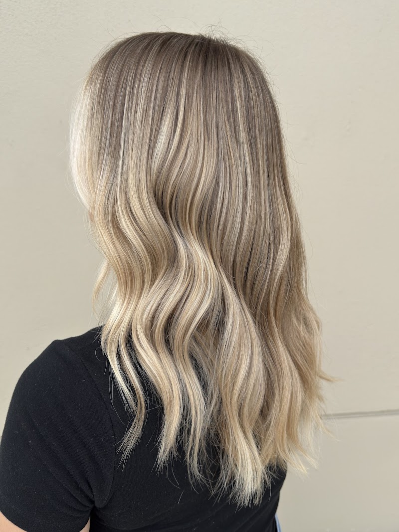 Amanda Santos Hair photo 2