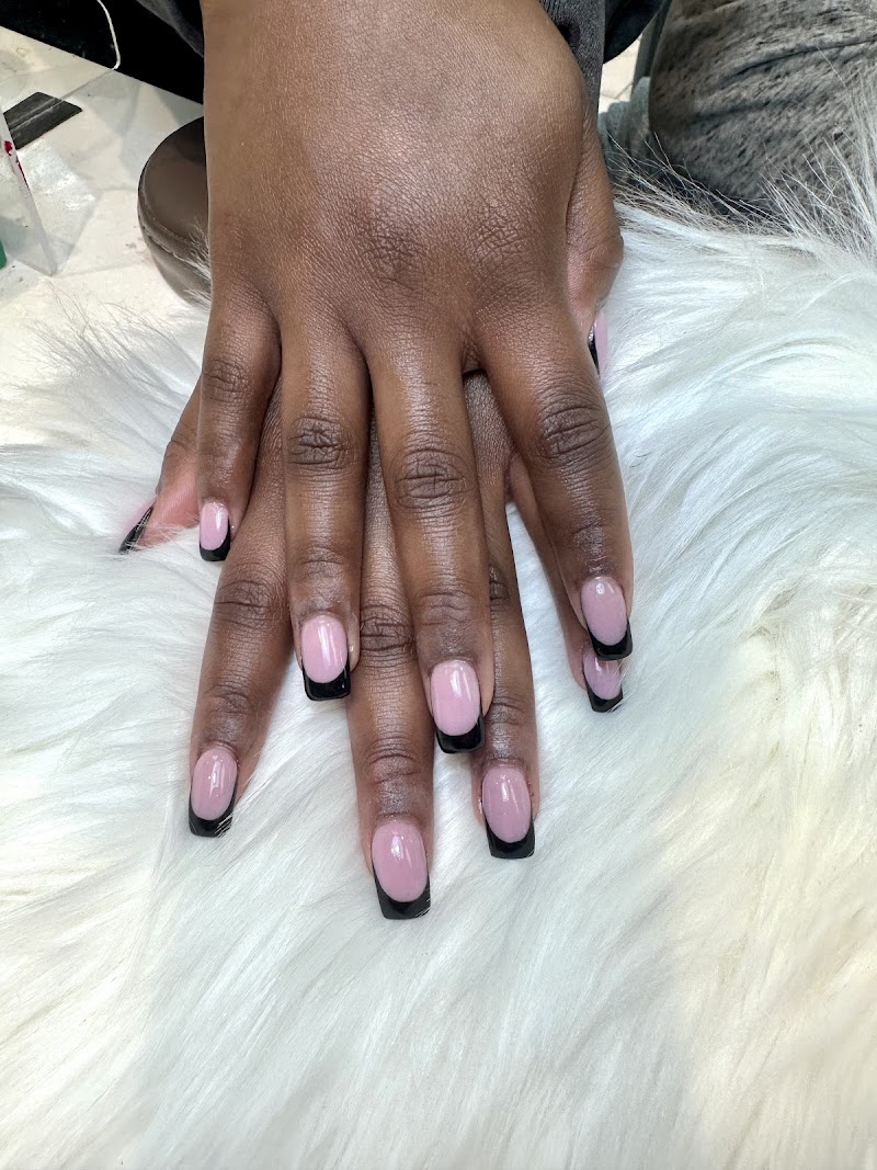 Famous Hair & Nails photo 2