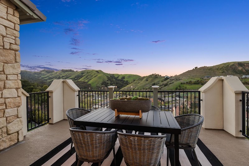 Sarah Kellar & Wendy Means Real Estate - Dudum | REALTORS photo 5