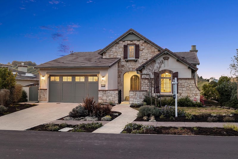 Sarah Kellar & Wendy Means Real Estate - Dudum | REALTORS photo 4