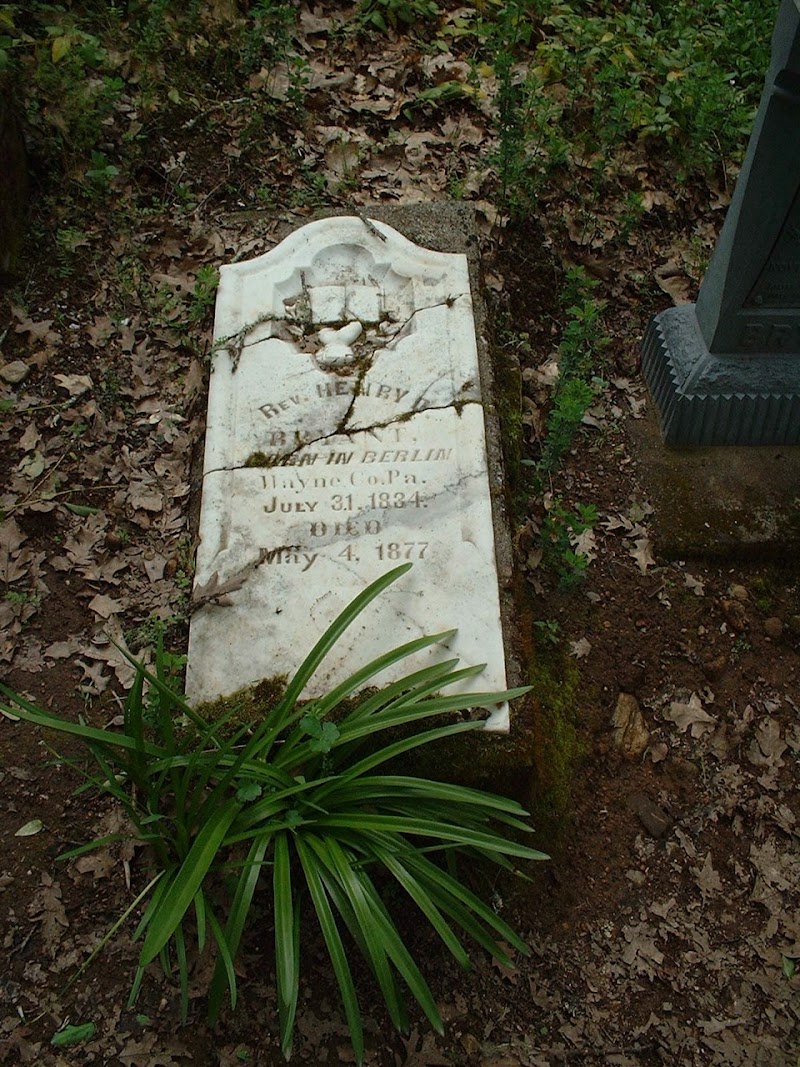 Photo of Pioneer Cemetery On History Trail